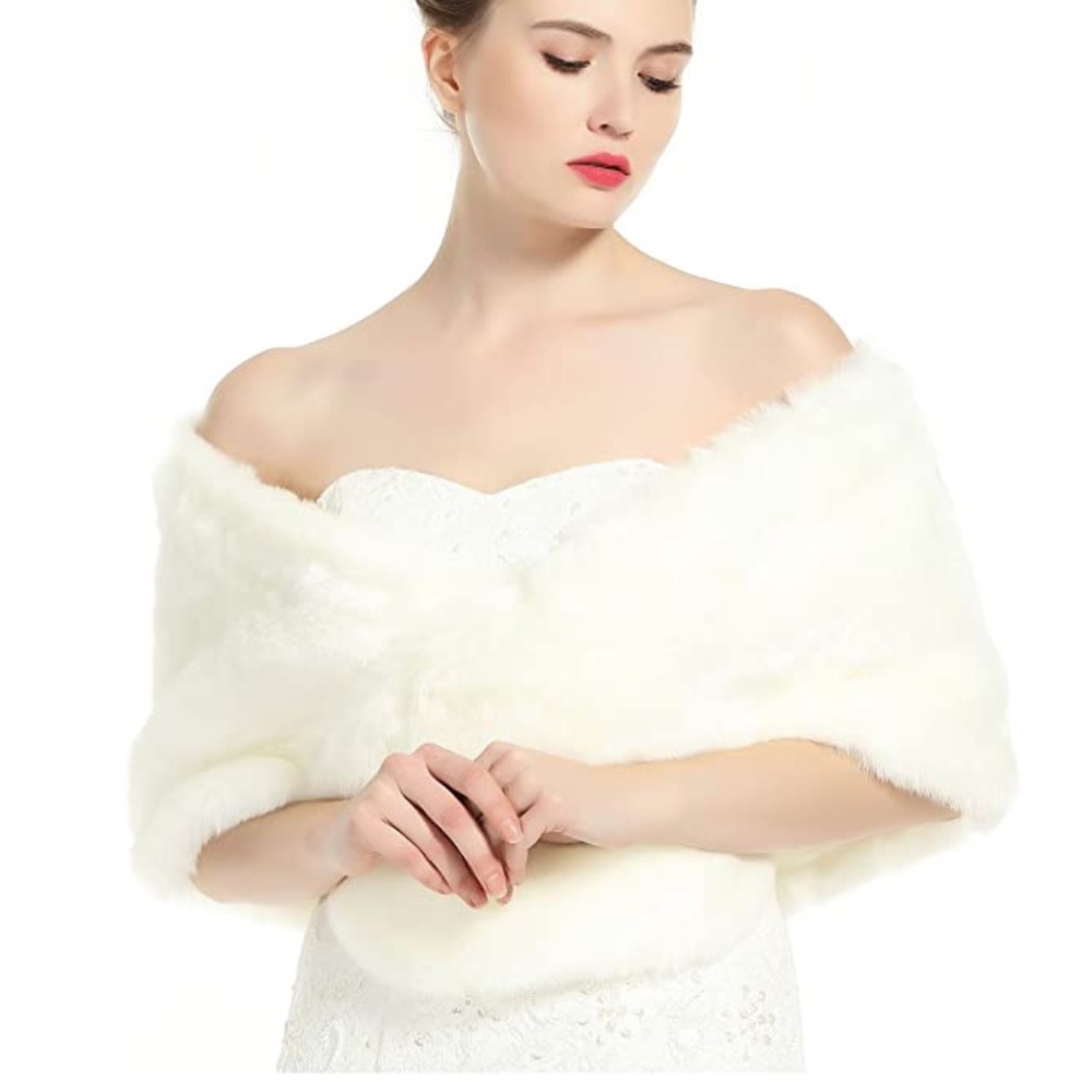 Ivory colored fur wrap! Comes with pin!